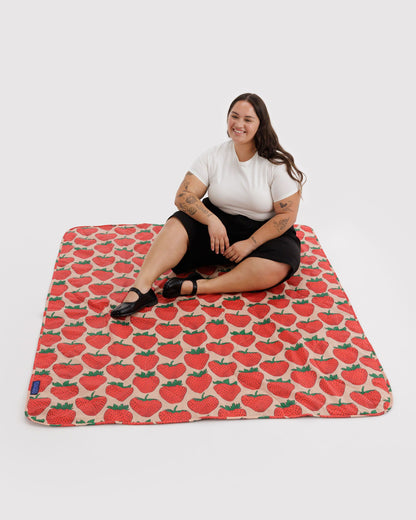 Baggu Value - Puffy Picnic Blanket Strawberry