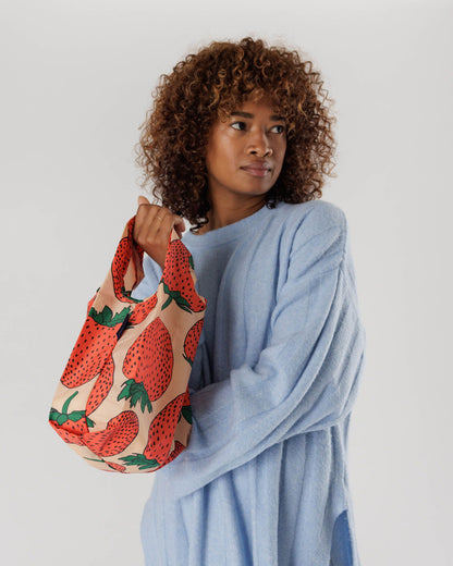 Baggu Featured - Baby Baggu Strawberry