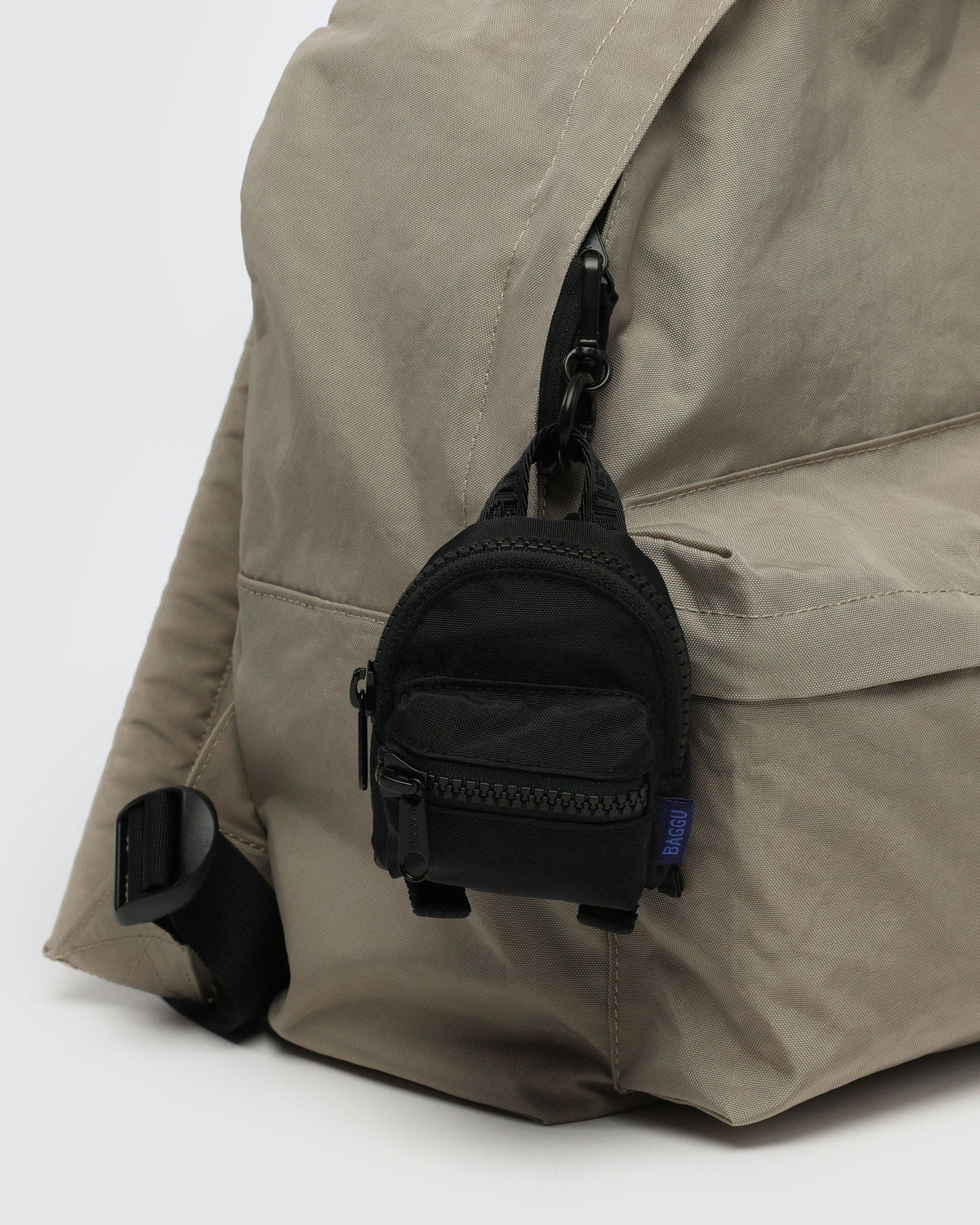 Baggu Special Offer - Backpack Charm Black