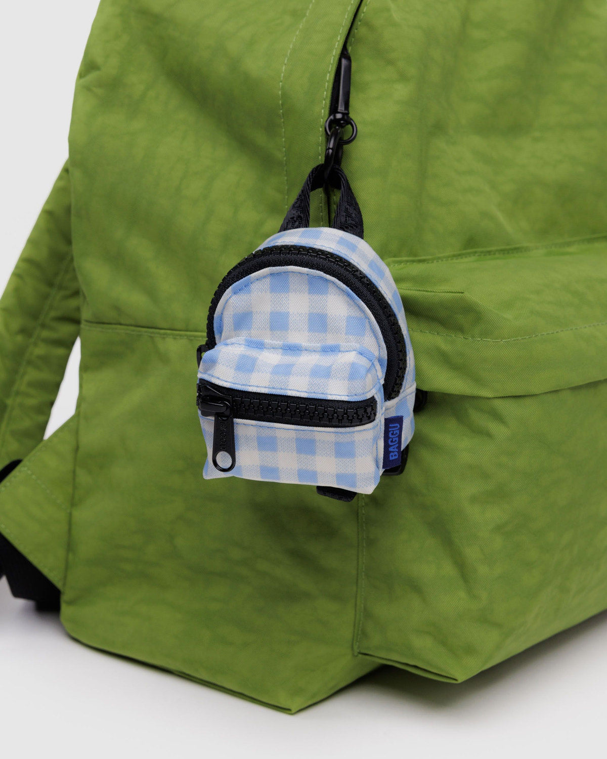 Baggu Trusted - Backpack Charm Light Blue Gingham