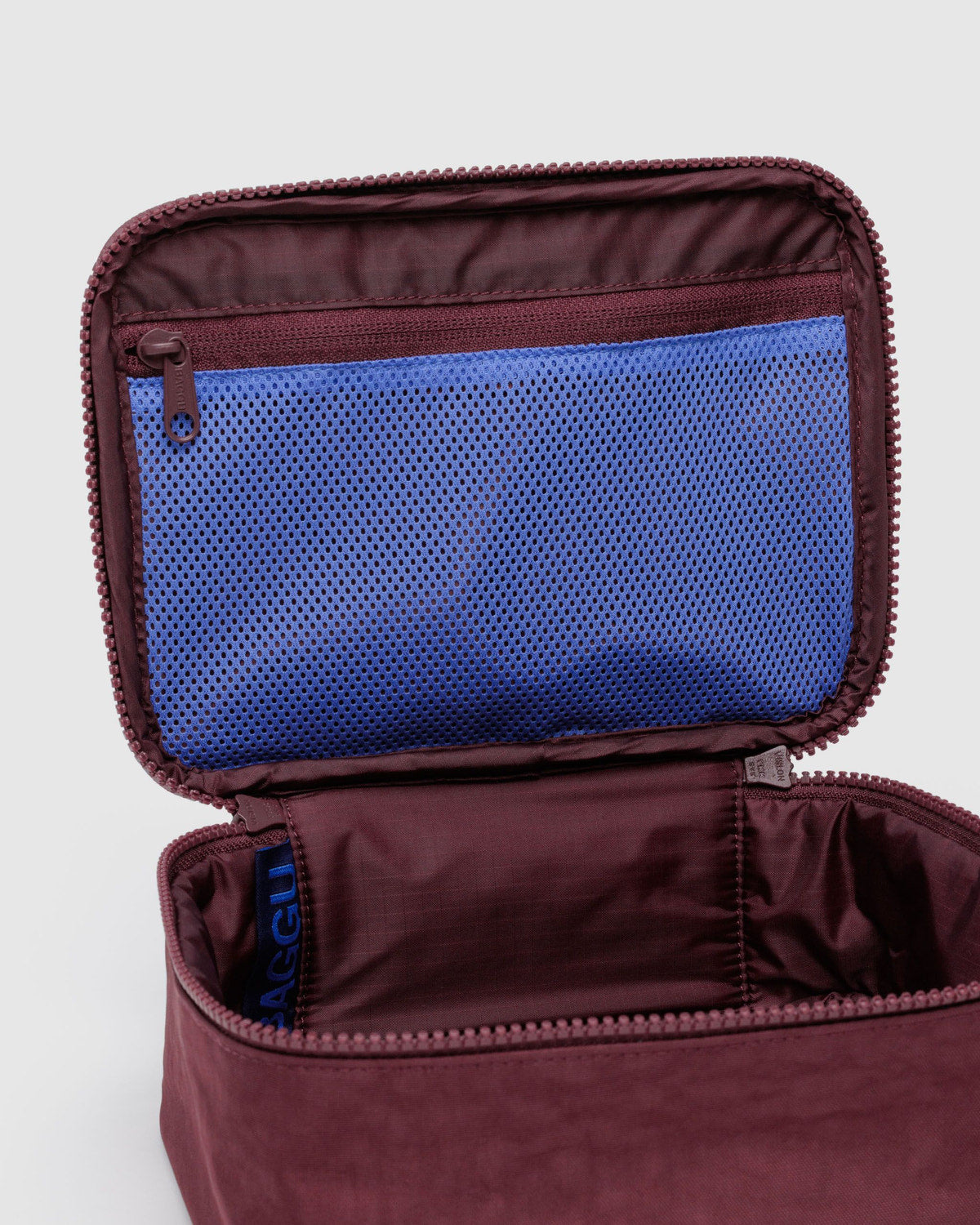 Baggu Signature - Small Cosmetic Case Mahogany