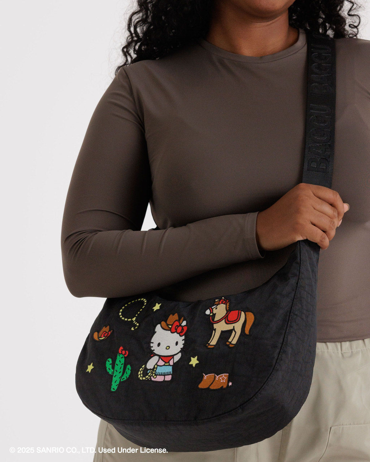 Baggu Everyday - Medium Nylon Crescent Bag Embroidered Hello Kitty Western