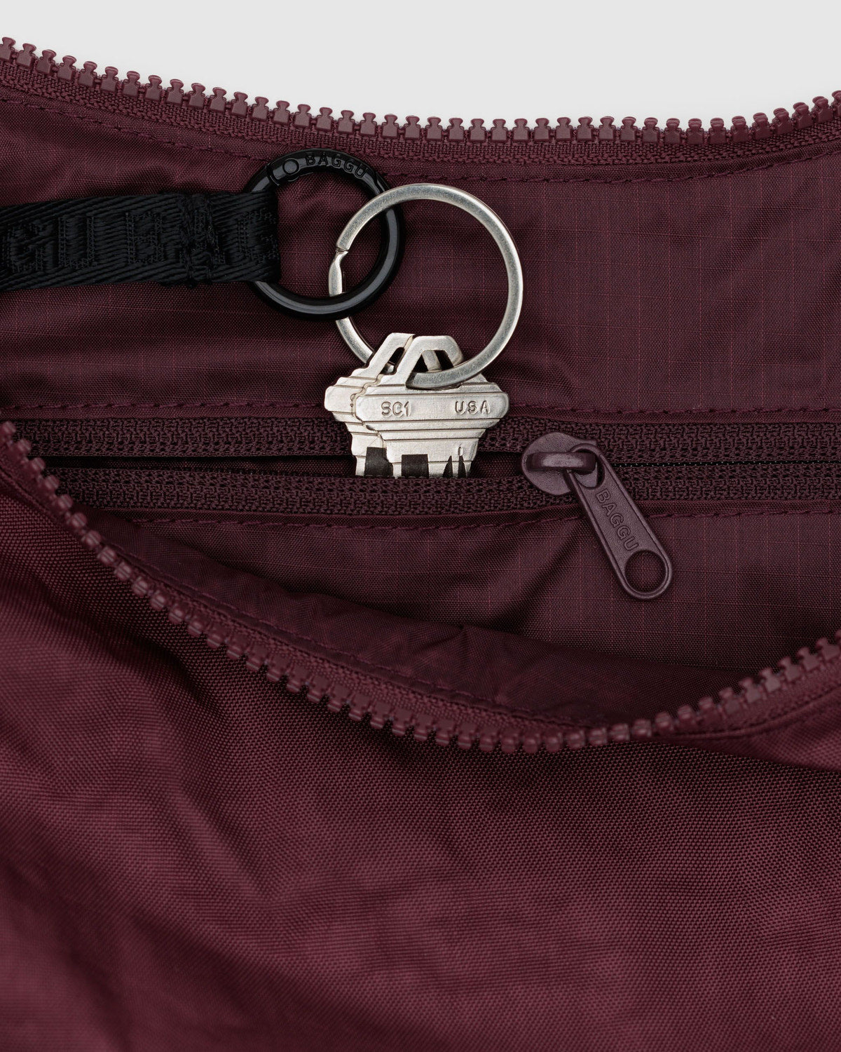Baggu Great Value - Medium Nylon Crescent Bag Mahogany