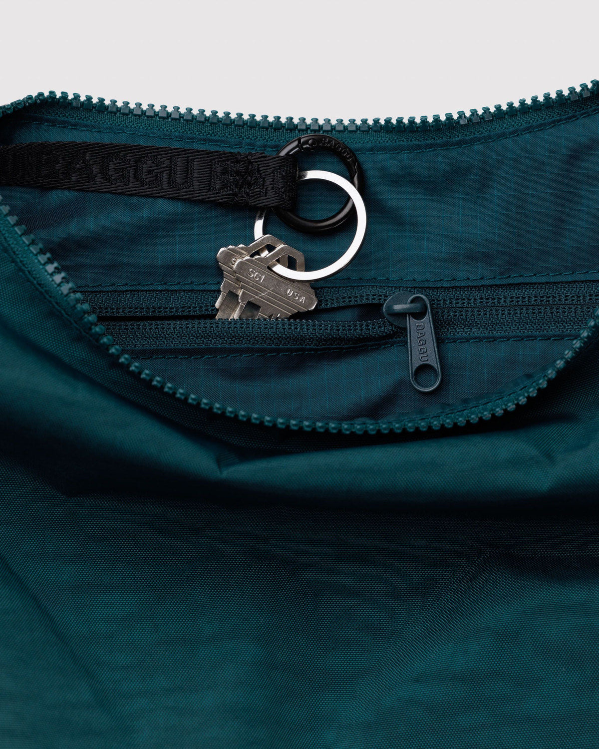Baggu Value - Medium Nylon Crescent Bag Deep Sea