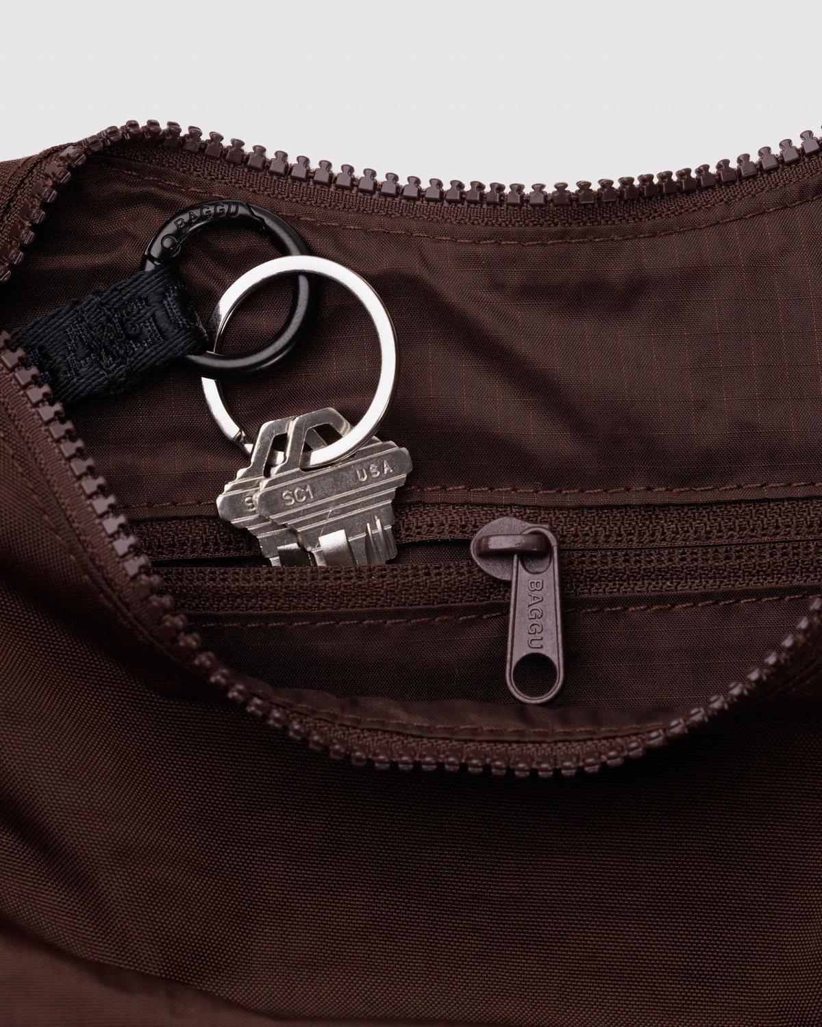 Baggu Discount - Small Nylon Crescent Bag Coffee