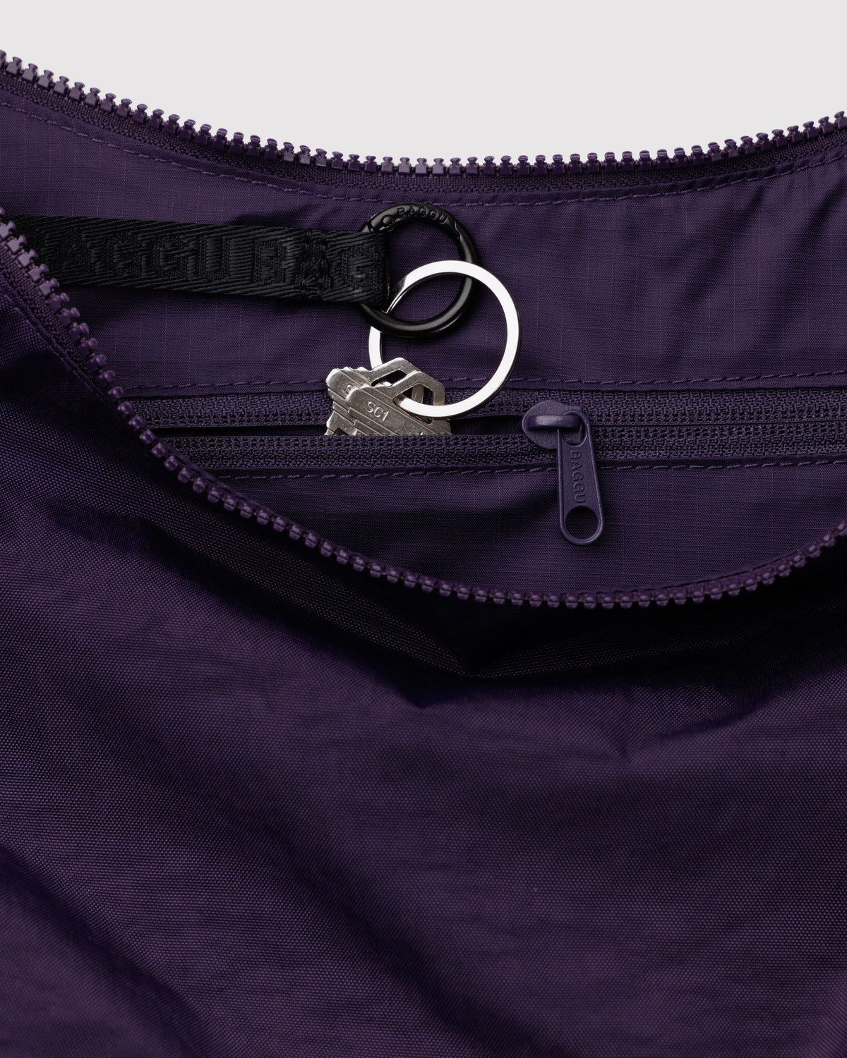 Baggu Classic - Medium Nylon Crescent Bag Fig