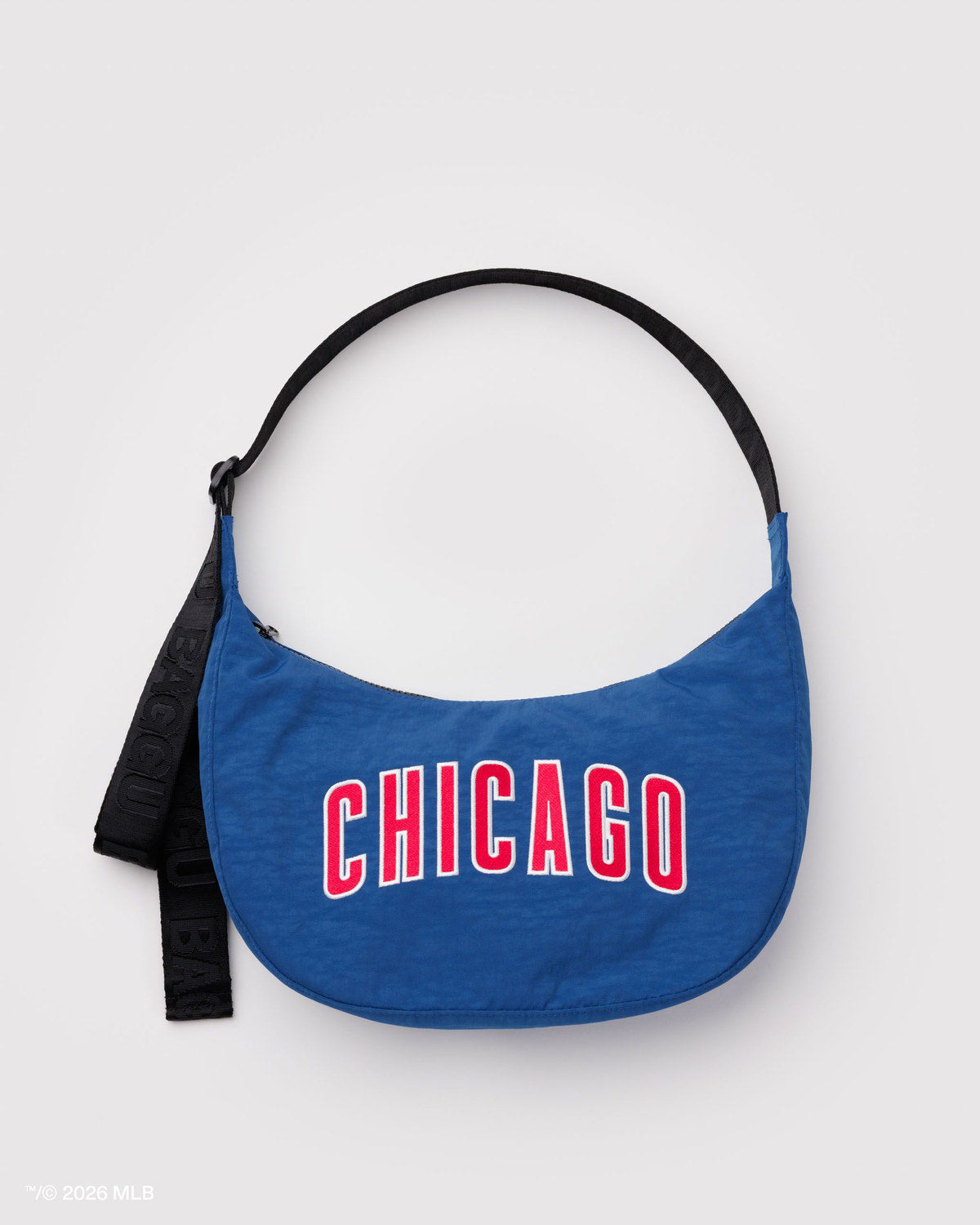 Baggu Essential - Medium Nylon Crescent Bag Chicago Cubs™