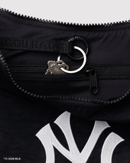 Baggu Smart Buy - Medium Nylon Crescent Bag New York Yankees™